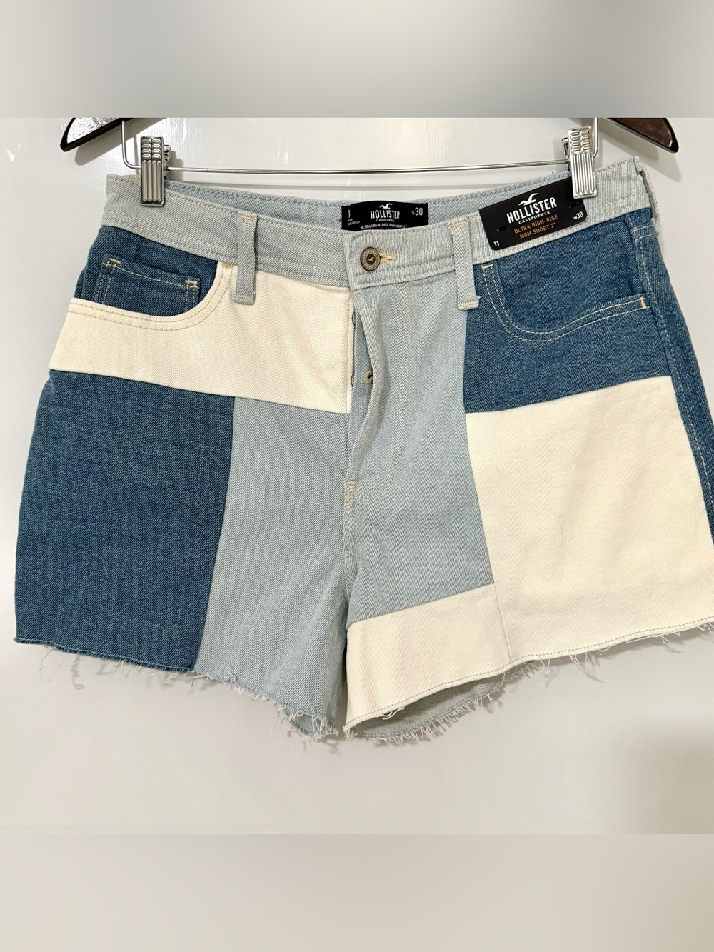 NWT Hollister Colorblock Denim Mom Shorts in Blue & Cream size 30 High Rise